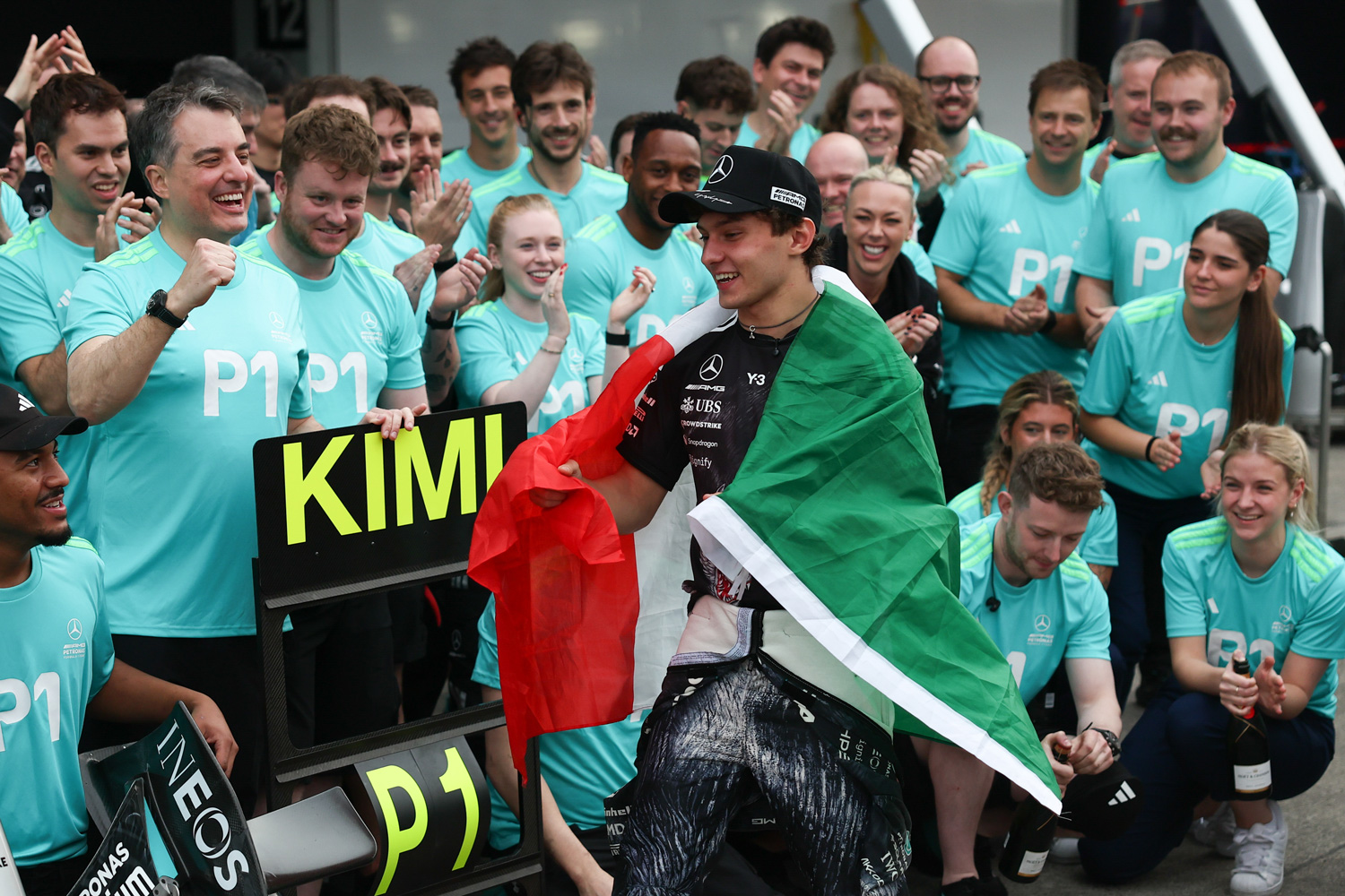 Kimi Antonelli liderem F1 — pierwszy test w Miami