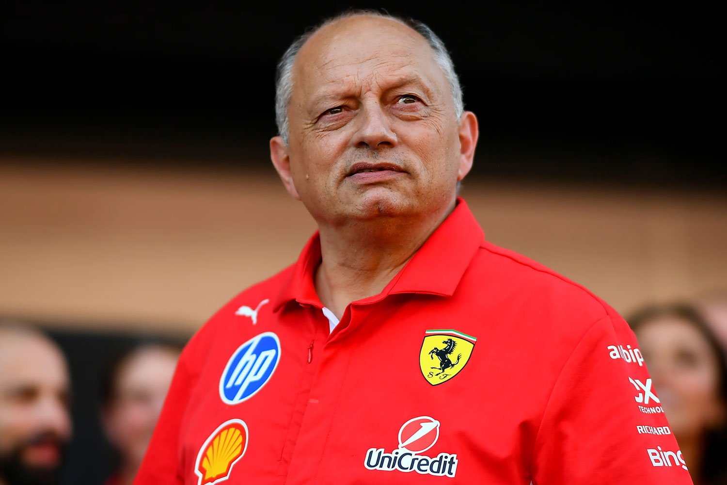 Ferrari kontra Mercedes. Vasseur wściekły po sugestiach Wolffa o budżecie.