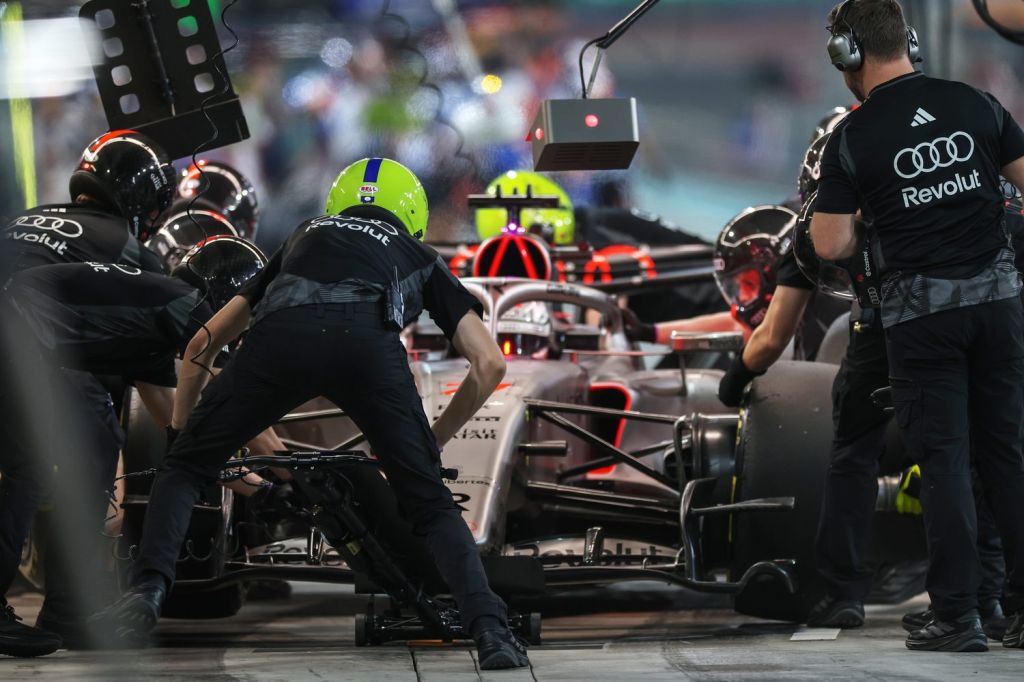 Silniki F1 w kolejnym cyklu: turbodoładowane V8 z hybrydą, wariant wolnossący odrzucony