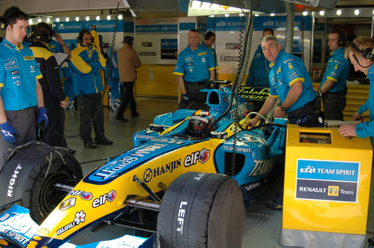 Szybko, szybciej, najszybciej. Formuła 1 Sokolim Okiem.